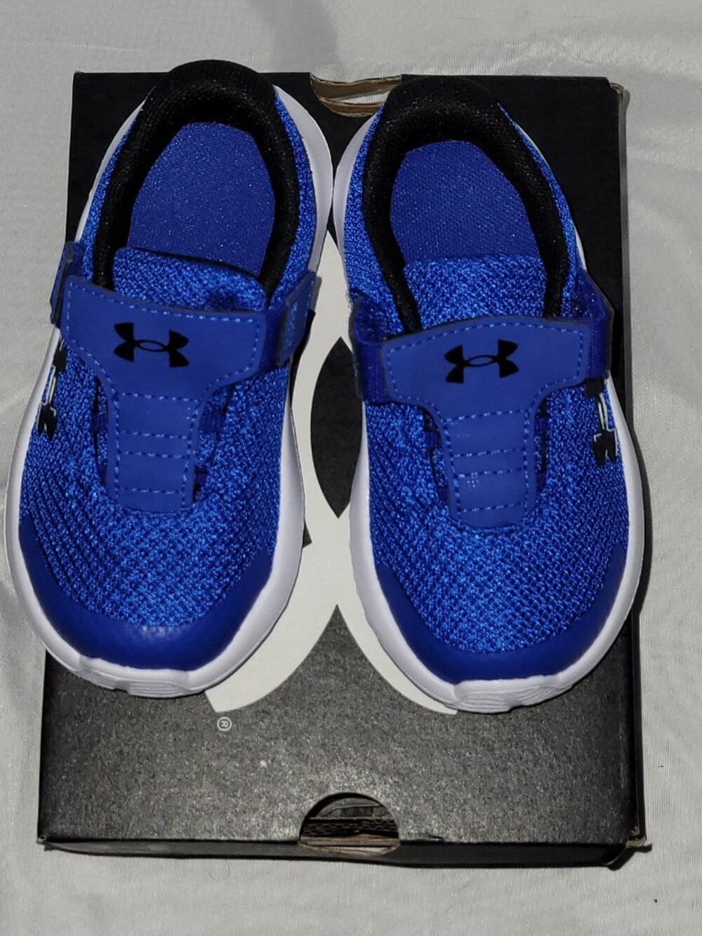 Under Armour Surge Toddler Shoes – Size 6K (Blue/Black)